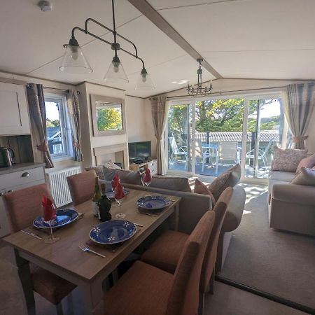 Stunning Luxury Caravan On Edge Of New Forest On Shorefield Country Park Entertainment And Leisure Passes Included Милфорд он Сий Екстериор снимка