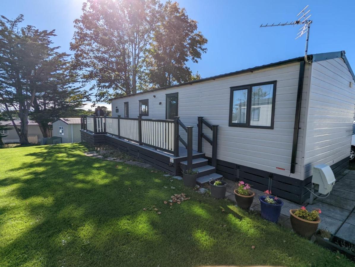 Stunning Luxury Caravan On Edge Of New Forest On Shorefield Country Park Entertainment And Leisure Passes Included Милфорд он Сий Екстериор снимка