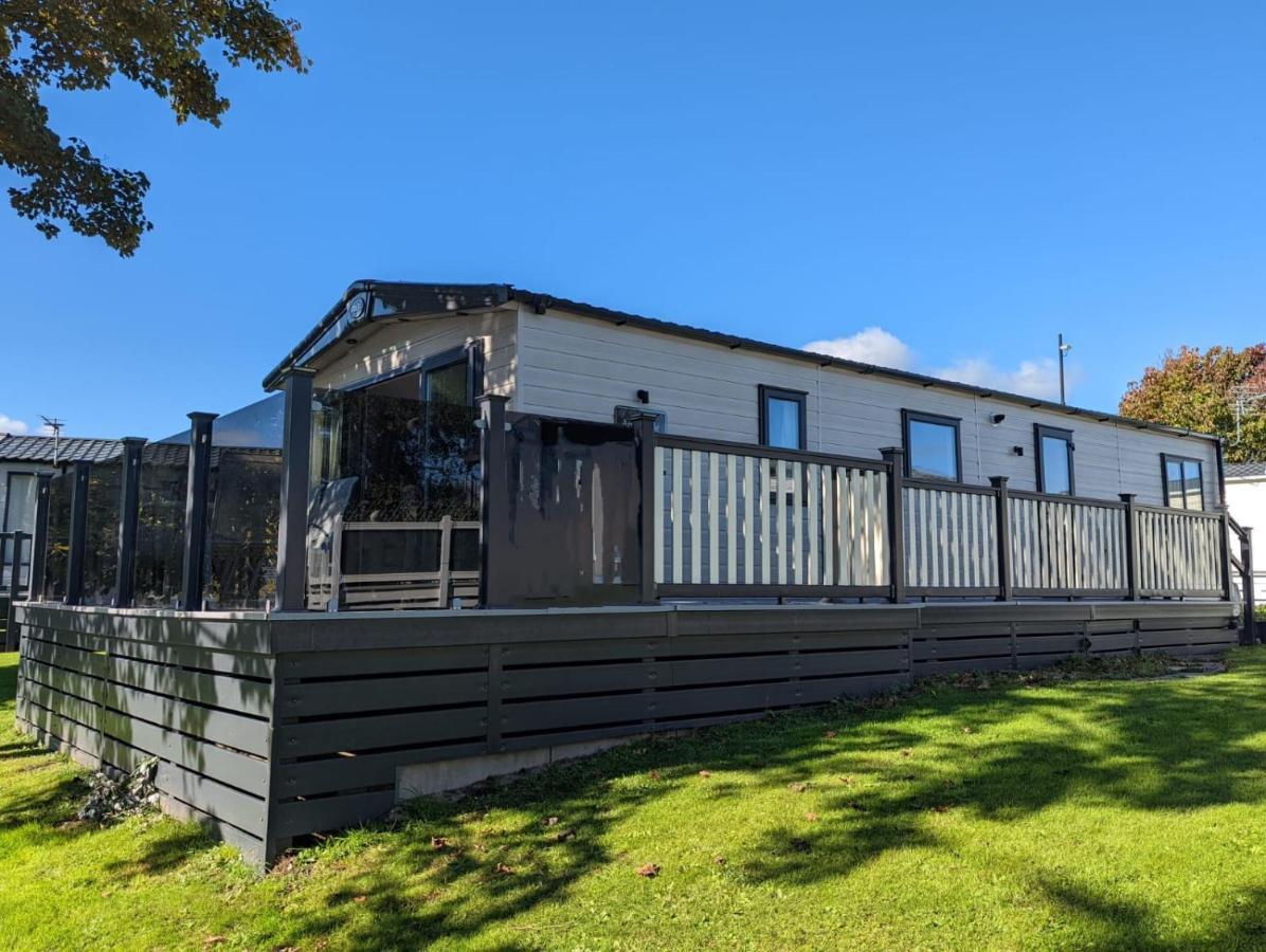 Stunning Luxury Caravan On Edge Of New Forest On Shorefield Country Park Entertainment And Leisure Passes Included Милфорд он Сий Екстериор снимка